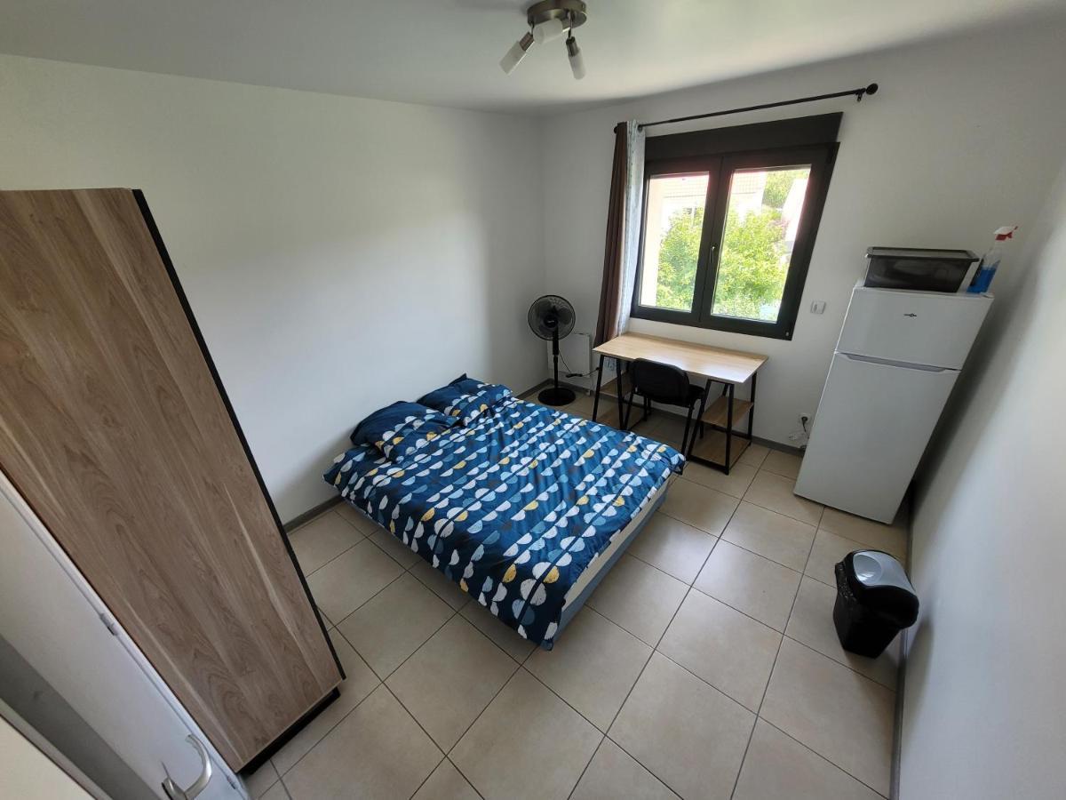 Residence De La Gare, Chambre Meublee 隆瑞莫 外观 照片